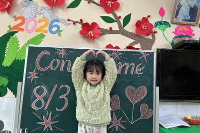 HOẠT ĐỘNG CHÚC MỪNG NGÀY 8/3 CỦA CÁC CON LỚP 5 TUỔI B1