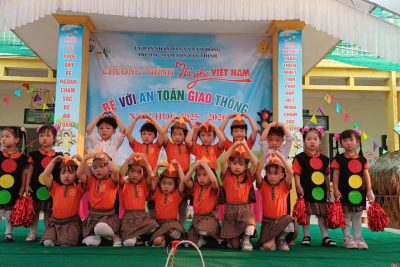 TIẾT MỤC: “VUI GIAO THÔNG” CỦA CÁC CON LỚP 5 TUỔI A2