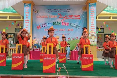 TIẾT MỤC : “KHÚC HÁT AN TOÀN GIAO THÔNG” CỦA CÁC CON KHỐI 3 – 4 TUỔI