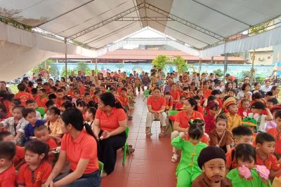 TIỂU PHẨM: “ÔNG BÀ LÊN THÀNH PHỐ” DO CÁC CON 4 TUỔI B1 THỂ HIỆN