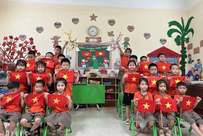 HOẠT ĐỘNG CỦA CÁC BÉ LỚP 5 TUỔI B1 HƯỚNG TỚI CHÀO MỪNG NGÀY GIẢI PHÓNG MIỀN NAM 30/4 – THỐNG NHẤT ĐẤT NƯỚC